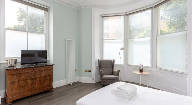 Chic, Newly Renovated Studio Apartment in Angel, Varaa Huoneisto Asunnot kohteessa Merseyside, Huoneisto