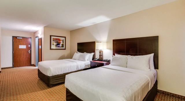 Clarion Hotel Convention Center, Buchen Sie Hotel Minot North Dakota