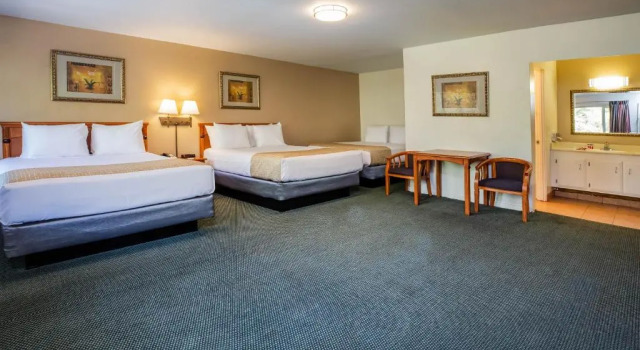 Двухместный номер Standard с видом на реку Travelodge by Wyndham Red Bluff South of Redding