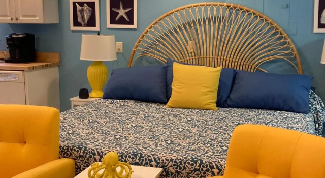 Студия 3Gulls Inn Ozona-Boutique Hotel-Steps from Restaurants & Brewery-SwimSpa Pool-Pet Friendly