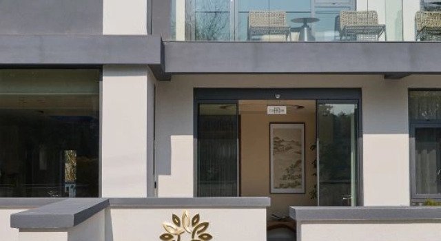 Floral Hotel·Lingxi Light‑Luxury Smart Homestay (Jiuhua Mountain Visitor Center)