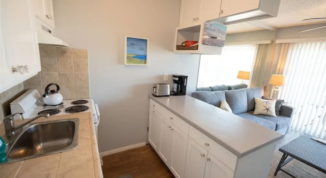 Номер Standard Beautiful 1 Bed Beach Balcony Condo #207 1 Bedroom Condo by RedAwning