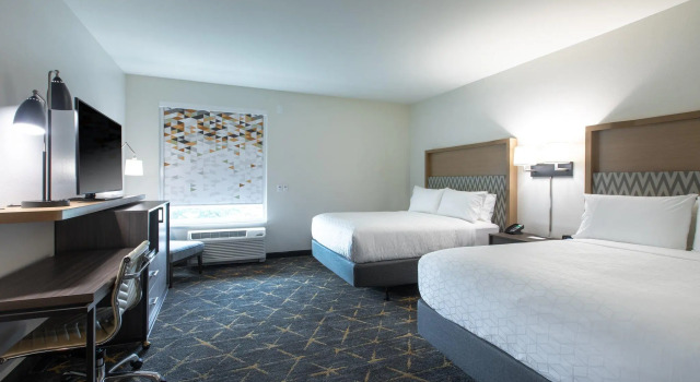 Четырёхместный номер Standard Holiday Inn Greenville - Woodruff Road by IHG