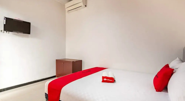 Standard Casal quarto RedDoorz Syariah near Gajayana Stadium Malang