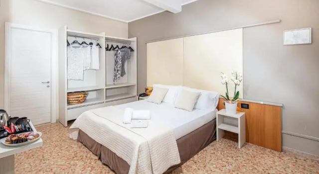 Трёхместный номер Standard Hotel Royal