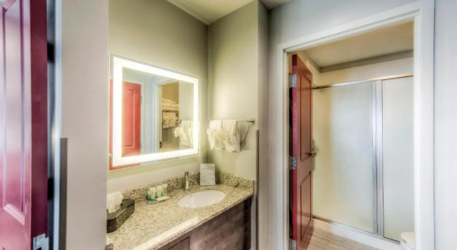 Двухместный номер Standard c 1 комнатой Staybridge Suites - University Area OSU by IHG