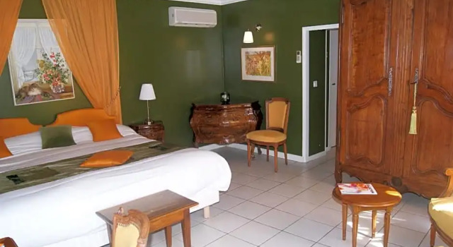 Номер Standard HOTEL LA COGNETTE A 25 Kilomètres de Châteauroux et 30 Kilomètres de Bourges