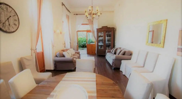 Grande appartamento in Villa con terrazza sul mare, Забронировать Апартаменты/квартира Отели в центре Челле-Лигуре, в центре