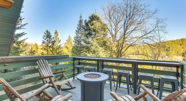 Коттедж Family-friendly Lake Arrowhead Cabin w/ Game Room!