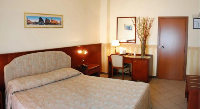 Трёхместный номер Standard Hotel Olimpic