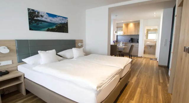 Апартаменты с видом на озеро Hotel Seepark Garni