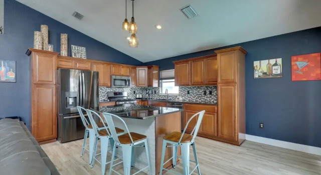 Коттедж Bright Getaway w/ Ski Lake, 11 Miles to Dtwn Tampa