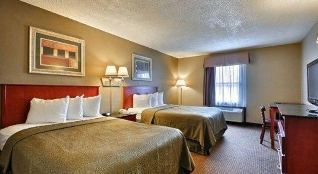 Четырёхместный номер Standard Quality Inn & Suites Bedford West