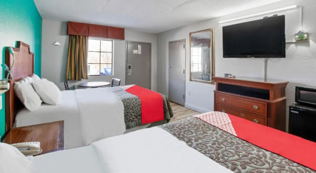 Четырёхместный номер Standard Hotel O Columbia Downtown near I-65