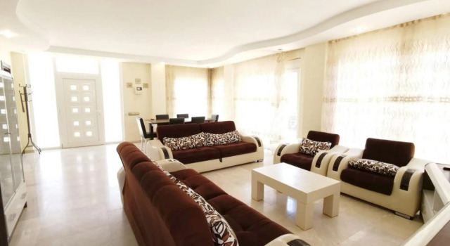 Impressive Villa With Private Pool in Antalya, Забронировать Вилла Отели провинции Антальи с парковкой, Парковка