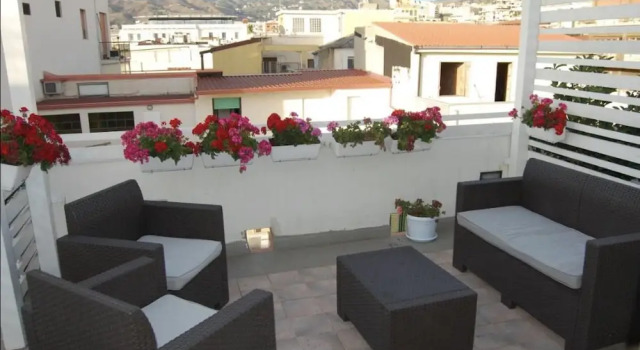 Camera Comfort attico con balcone e con vista mare B&B H224