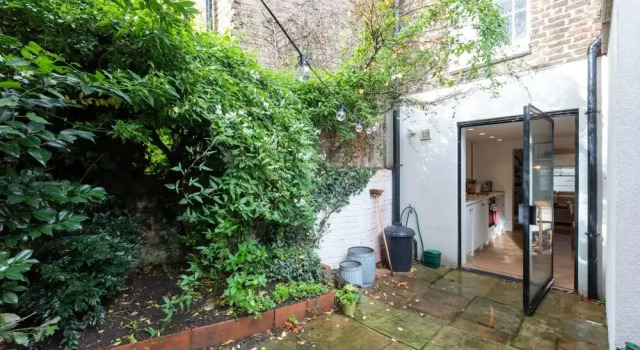 Beautiful 2 Bedroom Townhouse With Garden in Kentish Town