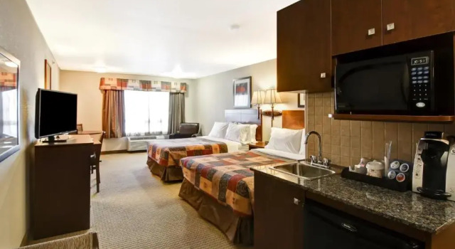 Четырёхместный номер Standard Canalta Hotel Camrose