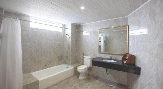 Четырёхместный номер Standard Sammy Hotel