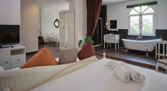 Люкс Nidhra Lanna Hotel Chiang Mai