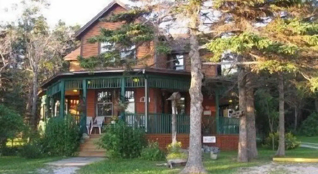 Четырёхместный коттедж Superior с видом на гавань Wildflowers Country Inn