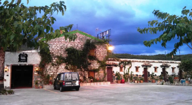 Alojamiento Rural la Caseria de Piedra Restaurante, Забронировать Отель Хаэн Андалусия
