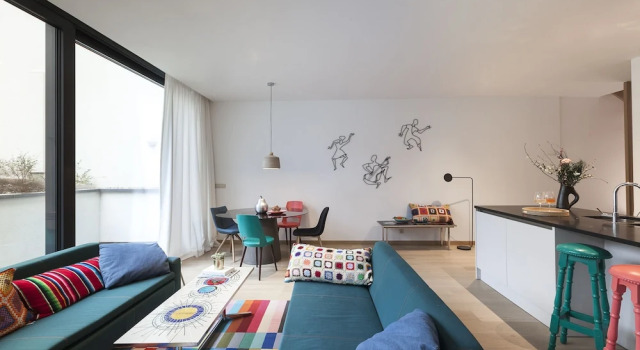 Апартаменты с 3 комнатами Unit 6 - Colorful Smart Home Triplex Private Garden & Parking