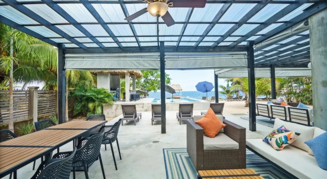 Коттедж Conmigo Villas - 6 Bedroom Beachfront w Pool