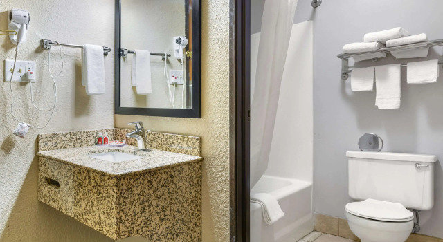 Двухместный номер Standard Econo Lodge La Crosse North