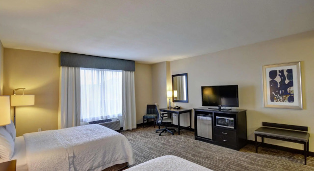 Четырёхместный номер Standard Hampton Inn & Suites Denver Airport / Gateway Park