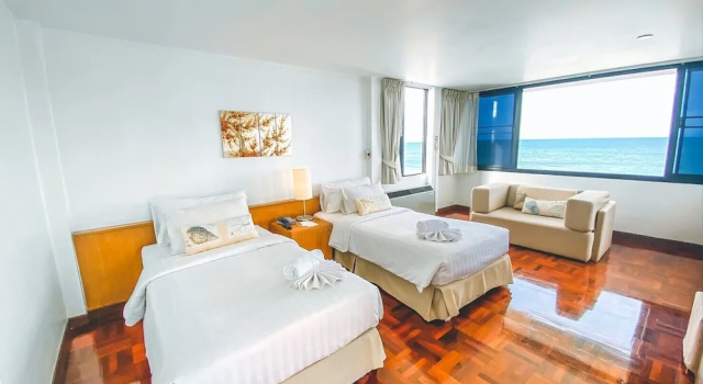 Семейный номер Standard с балконом и с красивым видом из окна Nern Chalet Beachfront Hotel