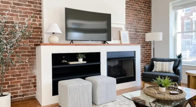 Коттедж Historic 1900s Townhome with a Modern Flair
