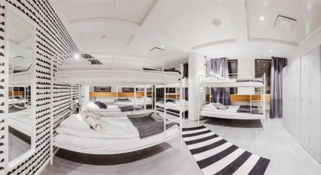 Кровать в общем номере Hostel Café Koti