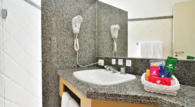 Четырёхместный номер Standard Plaza Inn Flat Araxá