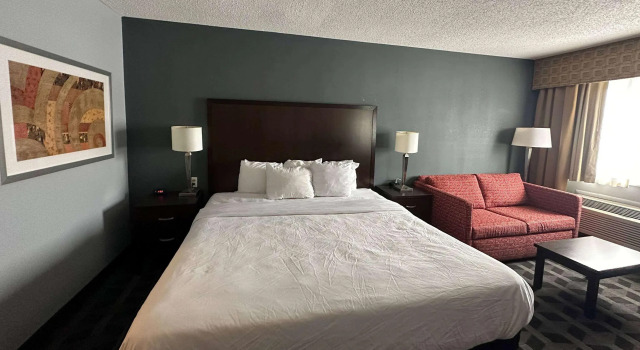 Baymont by Wyndham Flint Airport North