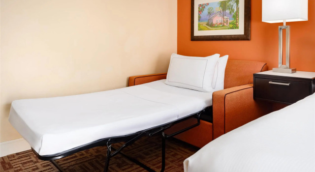 Двухместный номер Standard Inn of Naples, Tapestry Collection by Hilton