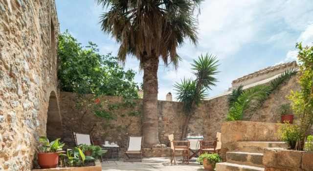 Полулюкс с видом на сад Menexes Suites Monemvasia
