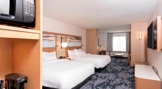 Четырёхместный люкс Fairfield Inn & Suites by Marriott Fair Oaks Farms