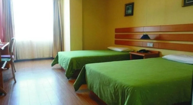 Home Inn Jiefang Road International Shopping Center - Sanya, Book Hotel Sanya Hainan