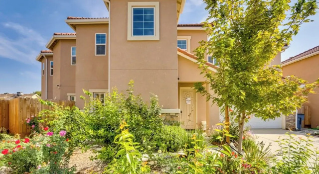 Fresno Home w/ Grill - 9 Mi to Downtown, Buchen Sie Hotel SPA-Hotels in Fresno, SPA