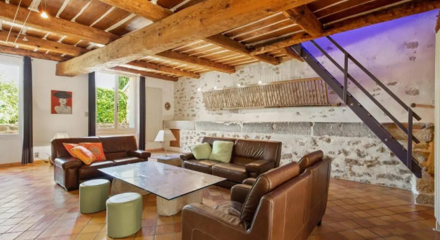 Villa With 5 Bedrooms in Uchaux, With Wonderful Mountain View, Private, Забронировать Вилла Виллы Овернь-Рона-Альпы, Вилла
