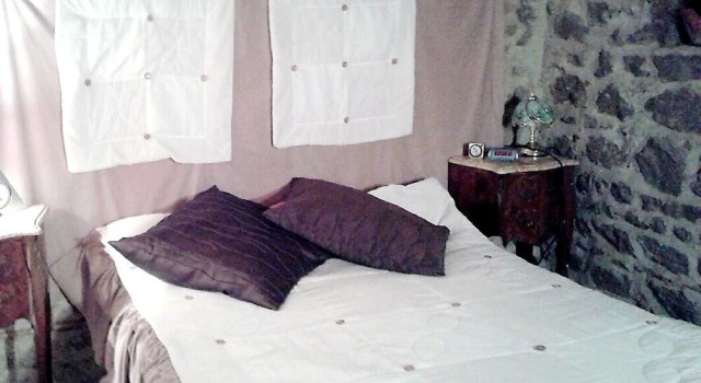 House With one Bedroom in Sauviat, With Wonderful Mountain View and Te, Prenota Hotel Sauviat Francia