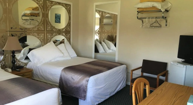 Airport Inn, Забронировать Отель Отели River Valley с парковкой, Парковка