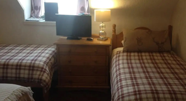 Tanglin Guest House, Забронировать Отель Отели Glasgow & The Clyde Valley с парковкой, Парковка