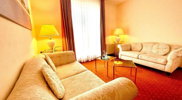 Трёхместный люкс Privilege Mercure Hotel Plaza Magdeburg