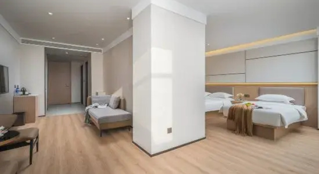 Люкс Deluxe Yingze Hotel (Hohhot Hailiang Square Xinhua Square Subway Station Branch)