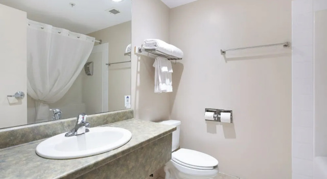 Двухместный люкс c 1 комнатой Lakeview Inns & Suites - Okotoks