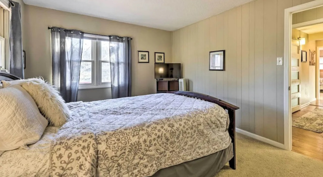 Holiday Island Home Hot Tub and Wood Stove, Reserva ahora Hotel Holiday Island Estados Unidos