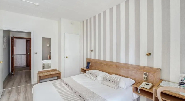 Номер Superior Contact Hôtel Des Deux Moulins Limoges, Proche de la gare