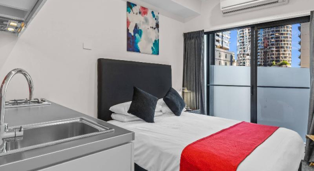 Двухместный номер Standard с балконом Comfort Apartments on Elizabeth
